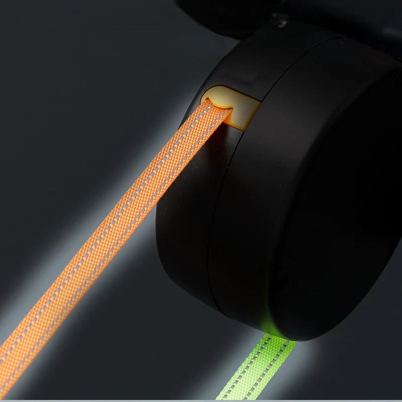 Correa Retráctil Negra Doble para Perros con Luz LED y Rotación 360° – 3 Metros